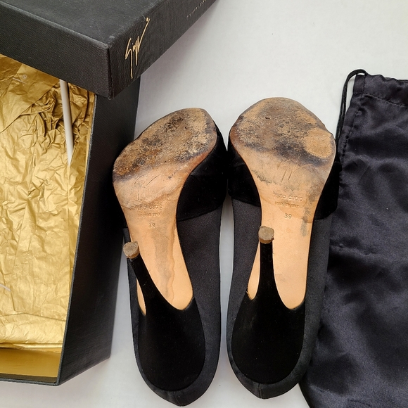 Giuseppe Zanotti Black Sandal - Picture 4 of 14